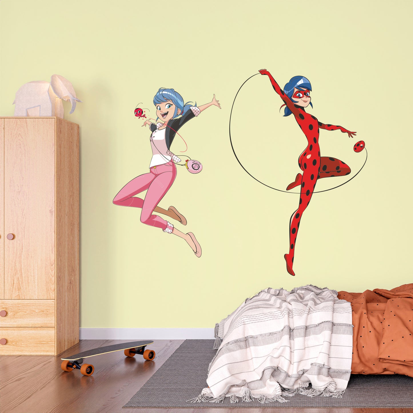 Miraculous - Marinette and Ladybug Wall Sticker
